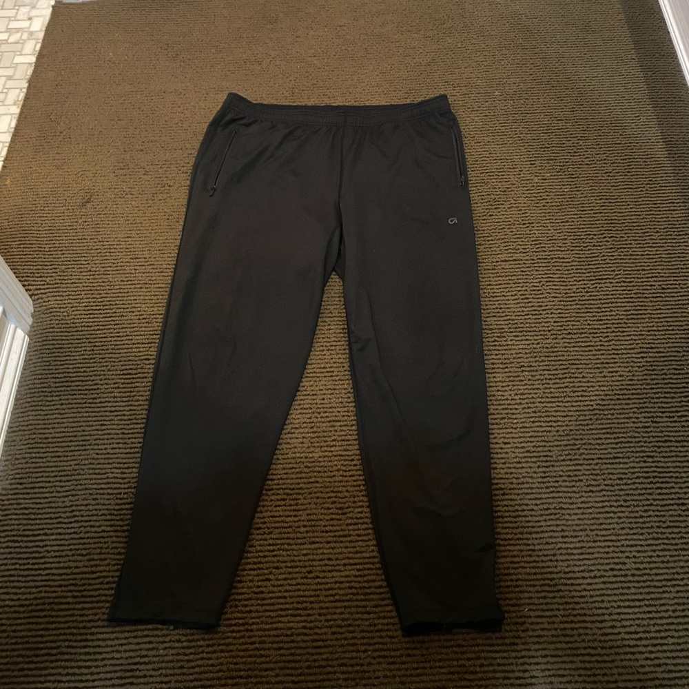 Men’s Black GapFit Joggers. Size Large.